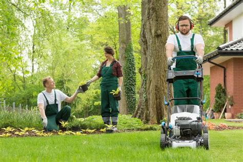 Lawn care specialist salary. Things To Know About Lawn care specialist salary. 